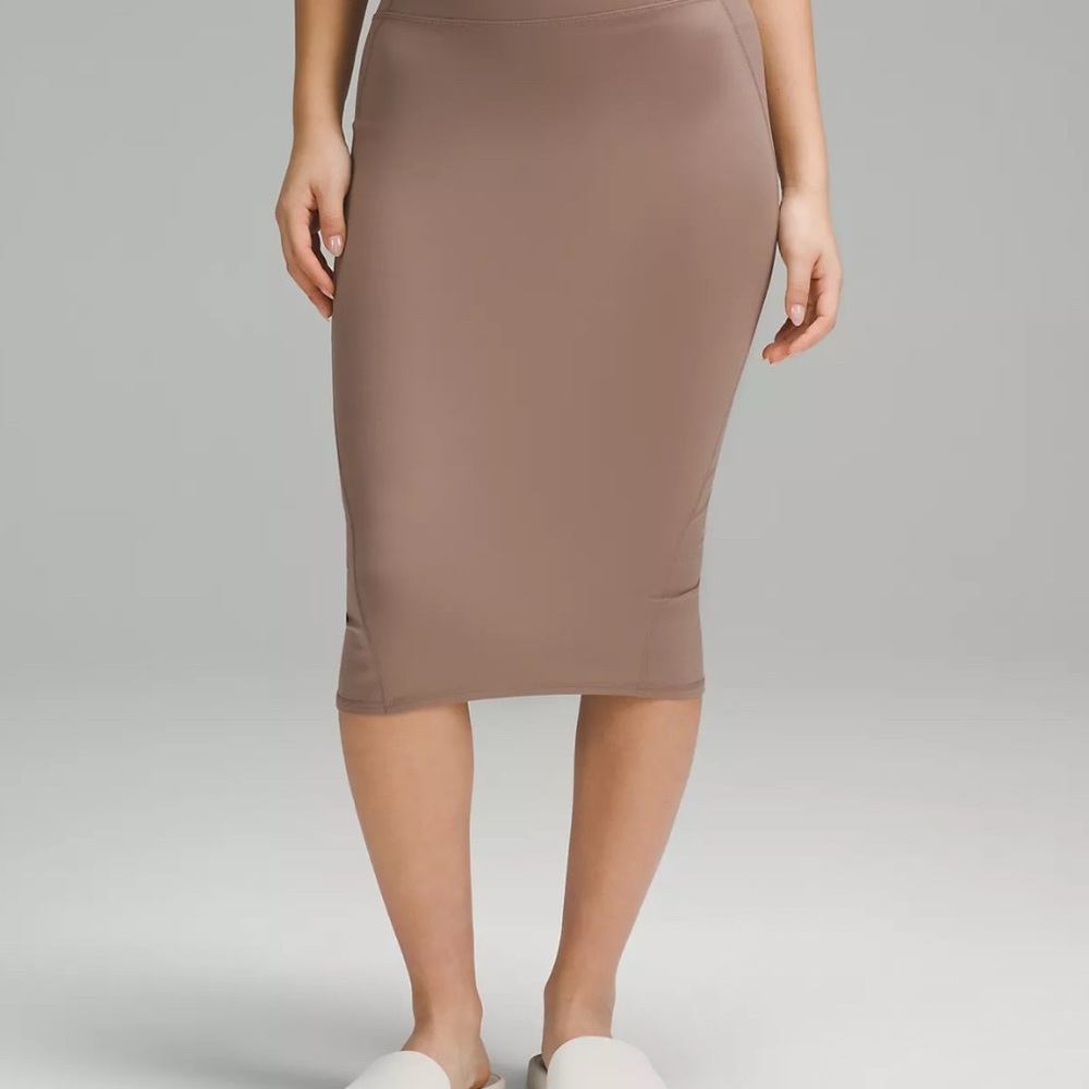 NWT Lululemon Nulu HR Fit Skirt